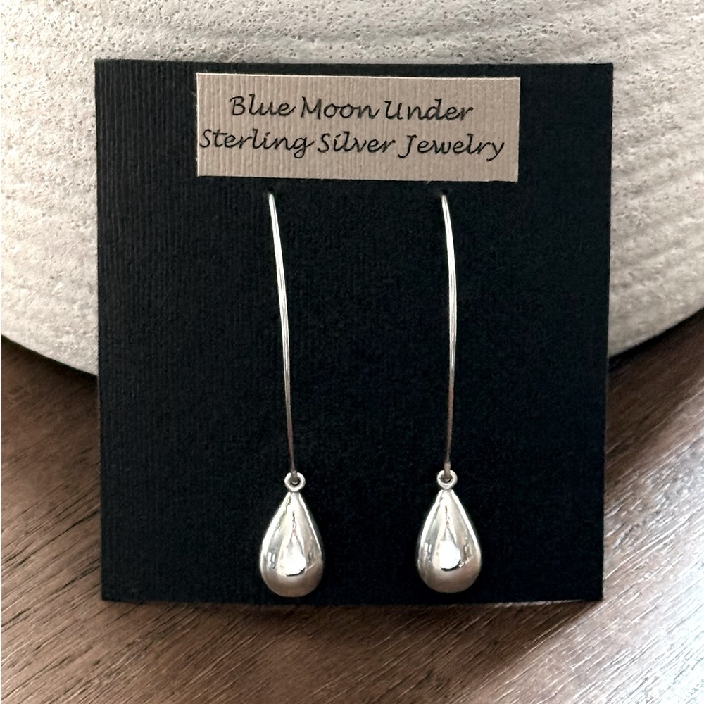 925 Sterling Silver Teardrop Earrings! NEW!